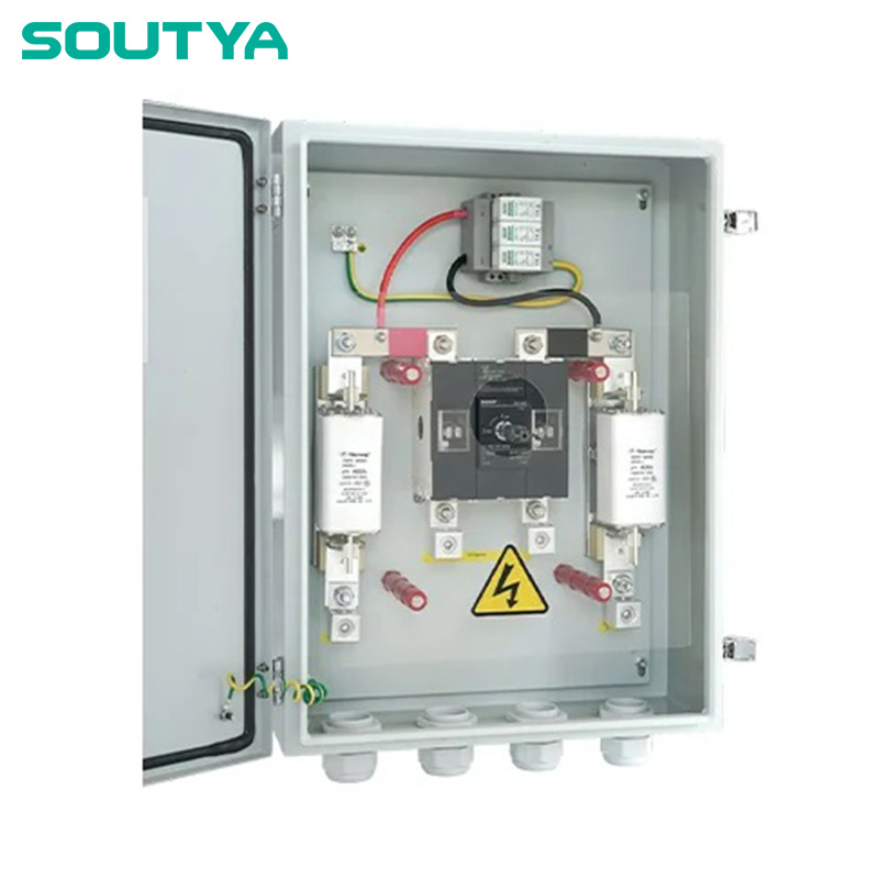 Por qué una caja combinadora de desconexión de CC solar de 1500 V es esencial para la energía fotovoltaica a escala de servicios públicos